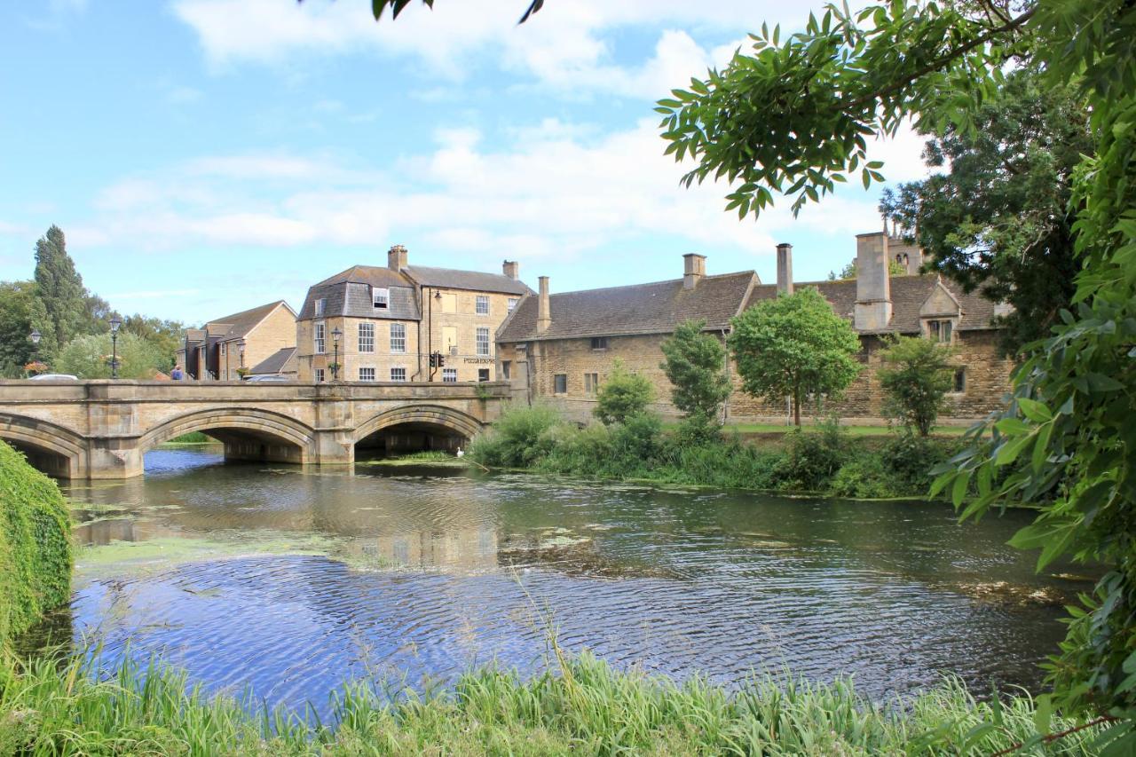 1 The Cottage, Studio Apartment, Ye Olde Barn Apartments สแตมฟอร์ด ภายนอก รูปภาพ